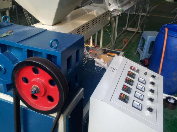 ���T�ӾS�ވF�